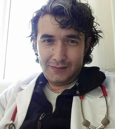 Uzun süredir Alanya Devlet Hastanesinde görev yapan Çocuk Hastalıkları Doktoru Uzman Dr. Mehmet Kesen kalp krizine yenik düşerek hayatını kaybetti. - 17154