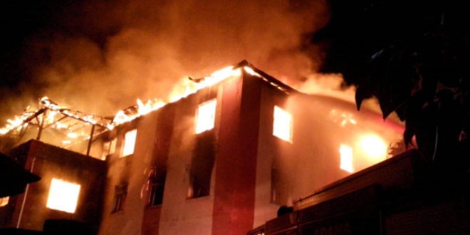 Adana'daki yangında 12 kişi hayatını kaybetti 11'i öğrenci