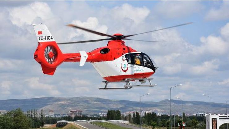 Ambulans helikopter böbrek hastası için havalandı