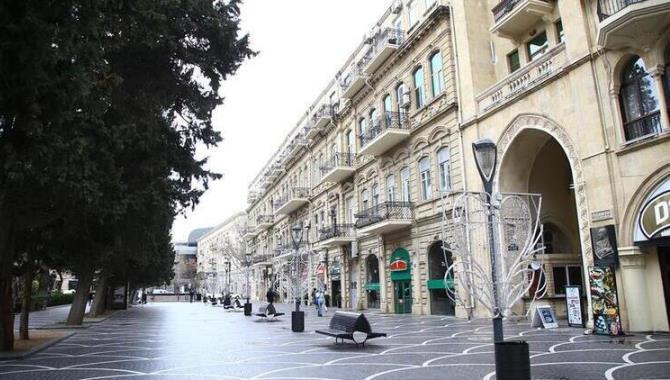 Azerbaycan'da 20 günlük sokağa çıkma yasağı ilan edildi