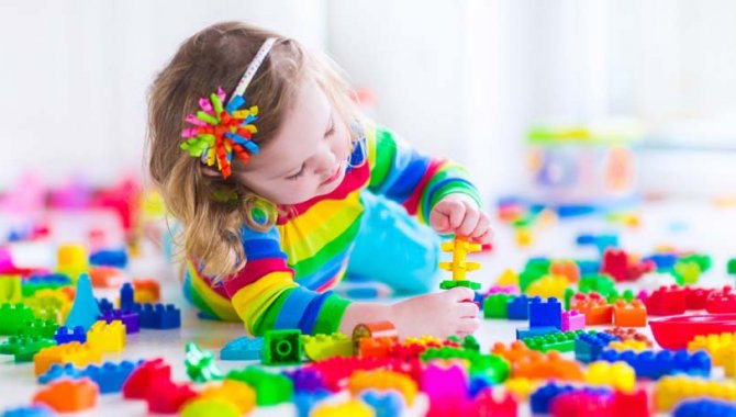 Çocukları oyuncaklarıyla sürekli baş başa bırakmanın dil ve konuşma bozukluğuna neden olabileceği uyarısı