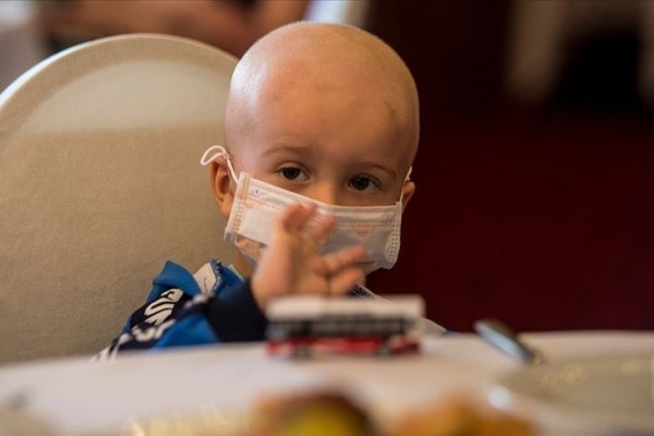 Dünyada her yıl 400 bin çocuk ve genç kanser tanısı alıyor