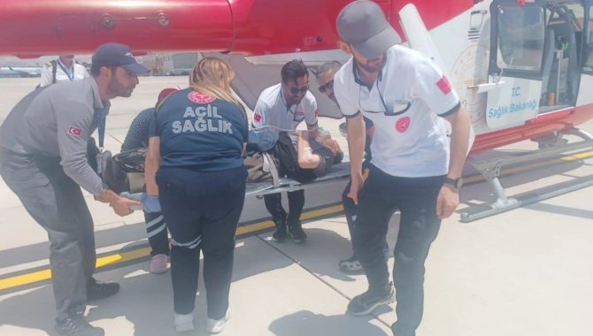 Göğüs Ağrısı Şikayeti Olan Hasta İçin Helikopter Ambulans Havalandı