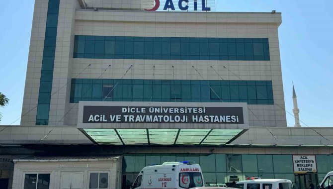 Dicle Üniversitesi Hastanesi’nde 74 Kişi Zehirlendi
