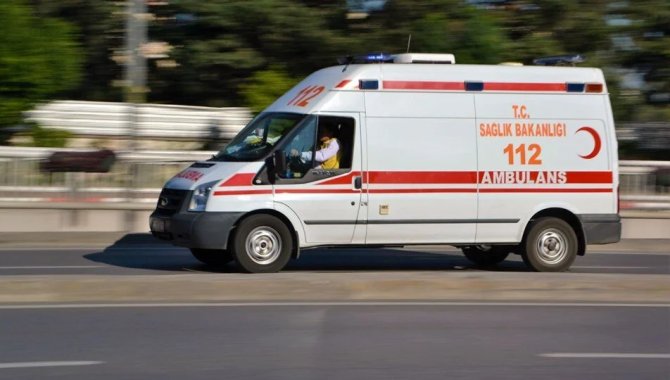 Ambulanslara yol açan "fermuar sistemi"ne duyarlı olunması çağrısı
