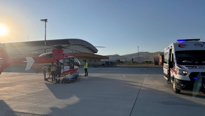 Doğum Hastası Kadın İçin Helikopter Ambulans Havalandı