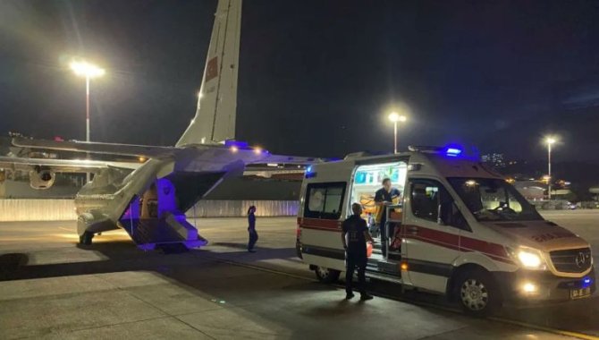 Trabzon'da kalp rahatsızlığı bulunan 2 çocuk ambulans uçakla Ankara'ya sevk edildi