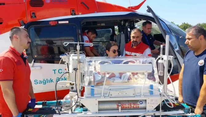 Ambulans helikopter yenidoğan  bebek için havalandı