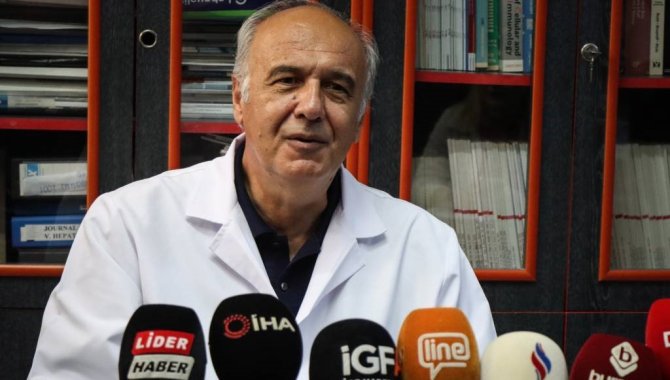 Bursa Uludağ Üniversitesi Öğretim Üyesi Prof. Dr. Akalın, M çiçeği virüsünden korunma yollarını anlattı: