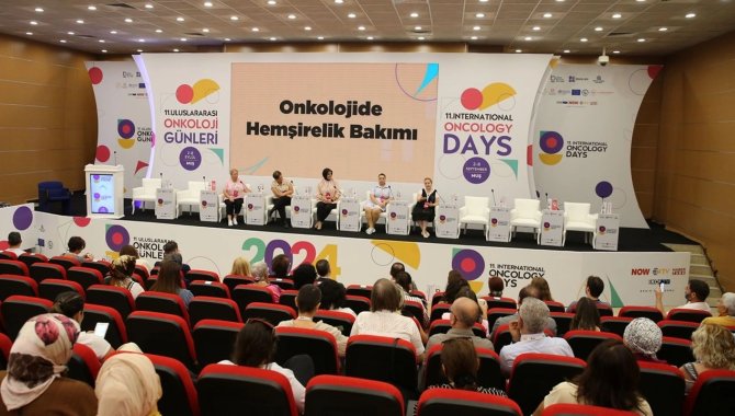 Muş'ta "11. Uluslararası Onkoloji Günleri" etkinliği devam ediyor