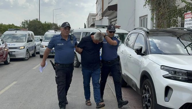 Adana'da doktoru darbeden şüpheli tutuklandı