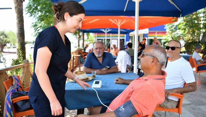 Konyaaltı’ndan Emeklilere Sağlıklı Yaşam Tüyoları