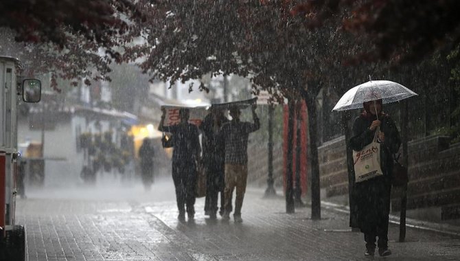 Şiddetli yağış uyarısı nedeniyle riskli bölgedeki hastalar geceyi hastanede geçirebilecek