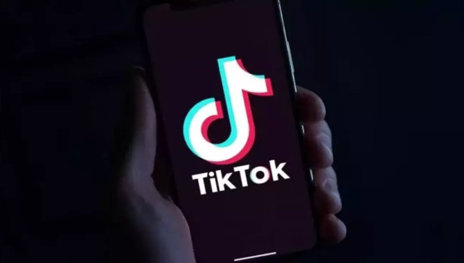 Kosova'da en az 19 öğrenci TikTok meydan okumasında kendini yaraladı