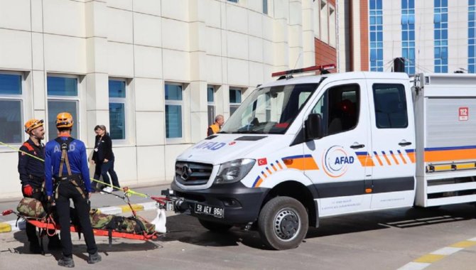 Sivas'ta hastanede deprem, yangın ve KBRN tatbikatı yapıldı