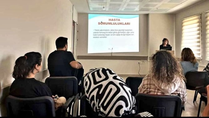 Gelibolu'da hasta hakları konulu eğitim semineri düzenlendi