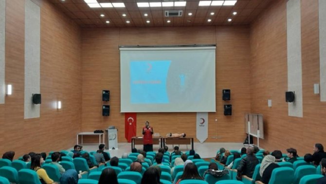 Kırşehir'de üniversite öğrencilerine "Sağlıklı Yaşam" eğitimi verildi