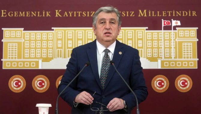 CHP'li Murat Çan, tıp fakültesi hastanelerindeki Türk-yabancı kontenjan orantısızlığını eleştirdi