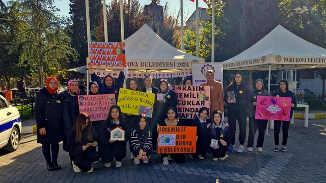 Sakarya'da lise öğrencileri lösemili çocuklar için bağış topladı