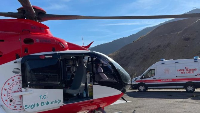 Gümüşhane'de ambulans helikopter 70 yaşındaki hasta için havalandı