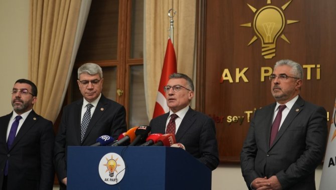 AK Parti, devlet memurlarına ilişkin düzenlemeleri de içeren kanun teklifini Meclis Başkanlığına sundu