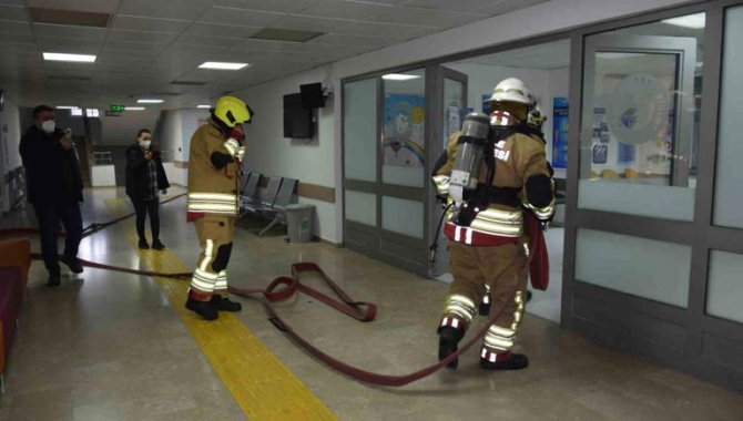 Düzce Üniversitesi Tıp Fakültesi Hastanesi'nde yangın tatbikatı düzenlendi