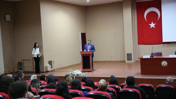 TÜ'de "Farklı Perspektiflerden Sağlık Yönetimi" paneli düzenlendi