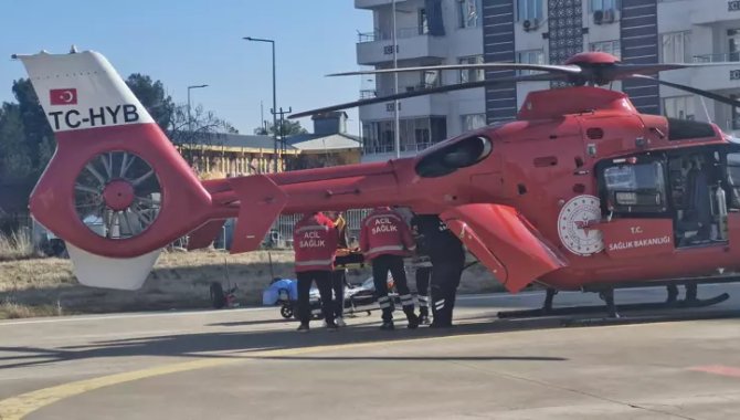 Diyarbakır'da ambulans helikopter lösemi hastası için havalandı