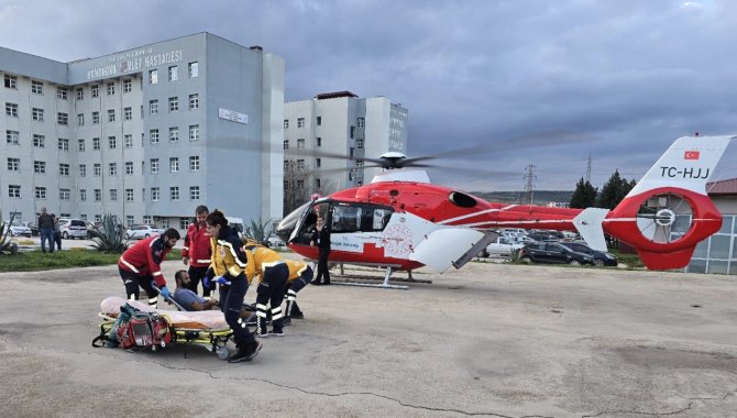 Balıkesir'e ambulans helikopterle getirilen, kalp krizi geçiren hasta tedavi altına alındı