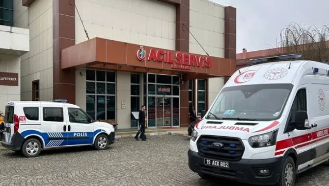 Çorum'da 12 öğrenci gıda zehirlenmesi şüphesiyle hastaneye kaldırıldı