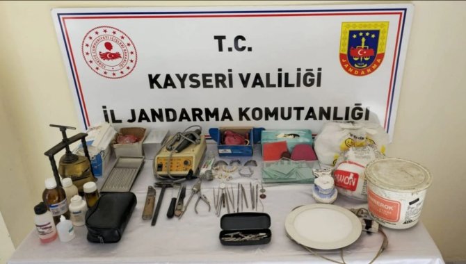 Kayseri'de ruhsatsız diş muayenehanesi işleten kişi hakkında adli işlem başlatıldı