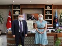 Antalya Büyükşehir Belediye Başkanı Böcek, Kovid-19 tedavisi gördüğü Akdeniz Üniversitesini ziyaret etti: