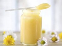 Doğal cilt bakım formüllerinde "arı sütü kullanımı" yaşlanma karşıtı etkiye sahip
