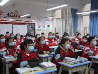 Çin'de Kovid-19'un okullarda yayılması endişe yaratıyor