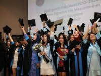 Akdeniz Üniversitesi Hemşirelik Fakültesinden 199 öğrenci mezun oldu