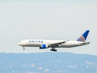 United Airlines'a ait yolcu uçağı, "biyolojik tehlike" nedeniyle Washington DC'ye iniş yaptı