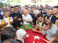 Erzurum'daki trafik kazasında hayatını kaybeden sağlıkçıların cenazesi toprağa verildi