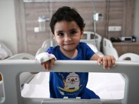 Yemek borusundaki darlık nedeniyle beslenemeyen Gazzeli bebek, sağlığına kavuştu