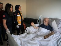 Mardin'de tedavi gören Kırklar Kilisesi Başpapazı Akyüz, ambulans uçakla İstanbul'a nakledildi