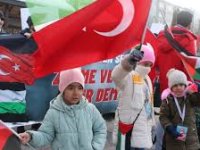 Erzurum'da hekim ve sağlıkçılar, soğuk havaya rağmen Gazze için yürüdü