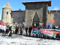 Erzurum'da sağlık çalışanları, dondurucu soğukta Gazze için yürüdü