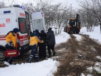 Giresun'da rahatsızlanan hasta yol açılarak hastaneye kaldırıldı