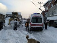 Sinop'ta kar nedeniyle mahsur kalan 74 hasta ekiplerce hastanelere ulaştırıldı