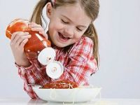 İştahsız çocuklara yemek yedirmenin püf noktaları