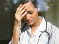 Sağlık çalışanları 16 kat daha fazla stres yaşıyor